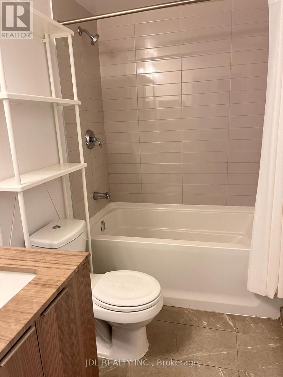 2812 - 11 Wellesley Street W, Toronto, Ontario  M4Y 0G4 - Photo 5 - C12947252