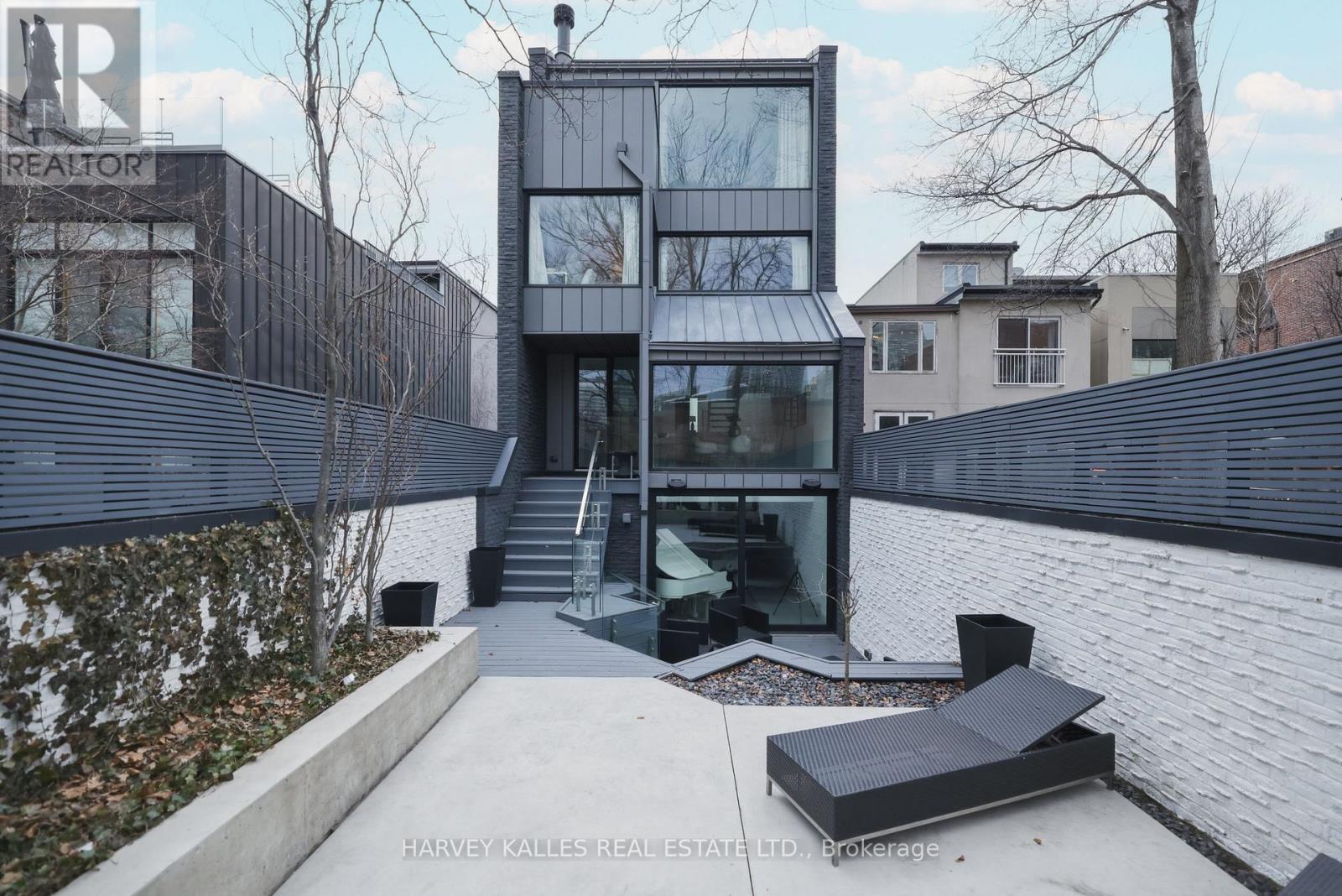 41 Berryman Street, Toronto, Ontario  M5R 1M7 - Photo 48 - C12947308