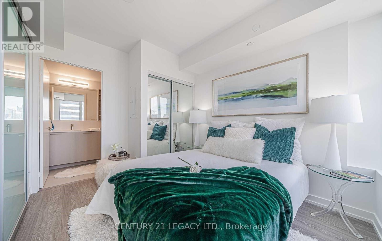 2302 - 19 Western Battery Road, Toronto, Ontario  M6K 0E3 - Photo 10 - C12947316