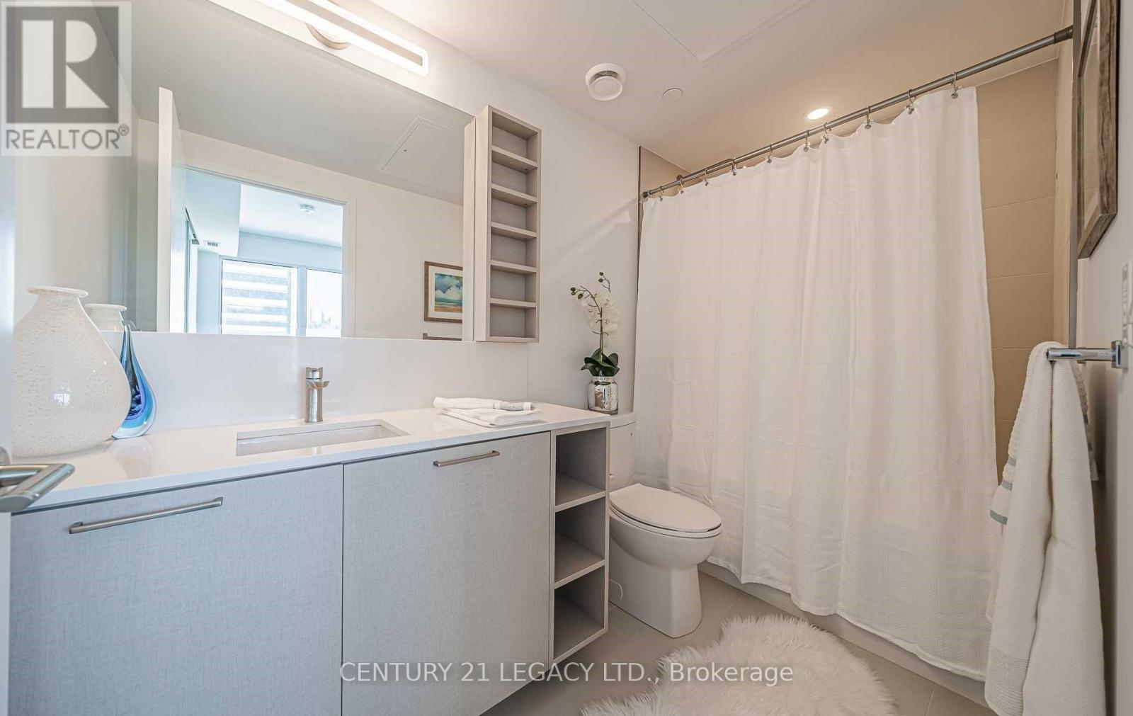 2302 - 19 Western Battery Road, Toronto, Ontario  M6K 0E3 - Photo 13 - C12947316