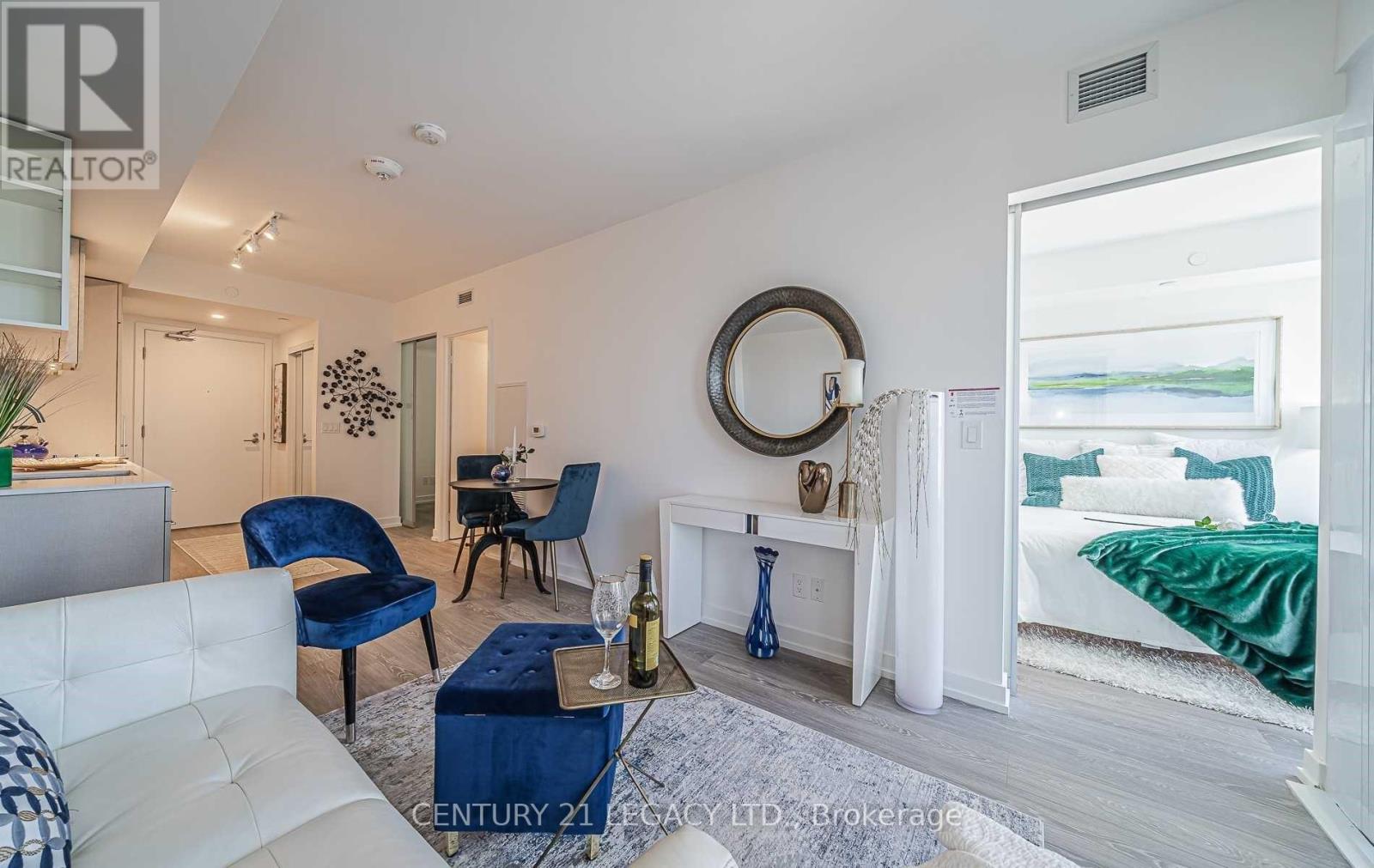 2302 - 19 Western Battery Road, Toronto, Ontario  M6K 0E3 - Photo 6 - C12947316