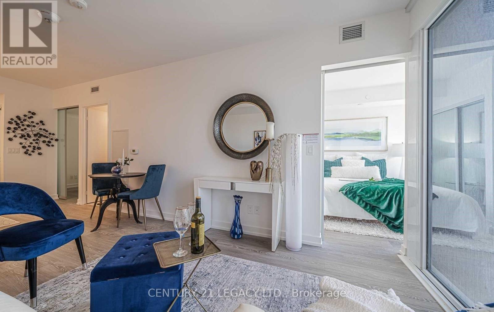 2302 - 19 Western Battery Road, Toronto, Ontario  M6K 0E3 - Photo 7 - C12947316