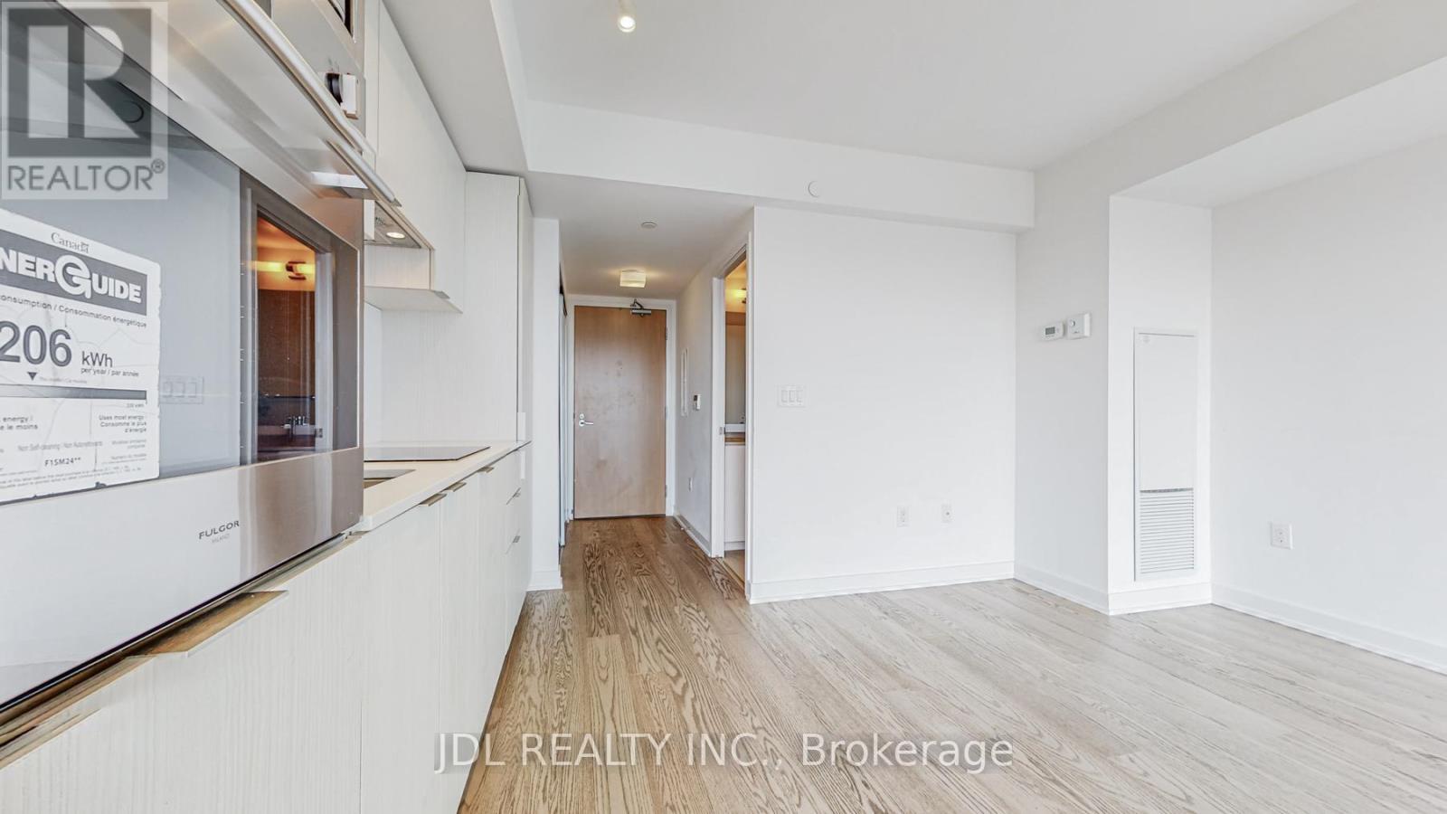 2212 - 11 Wellesley Street W, Toronto, Ontario  M4Y 0G4 - Photo 5 - C12947332