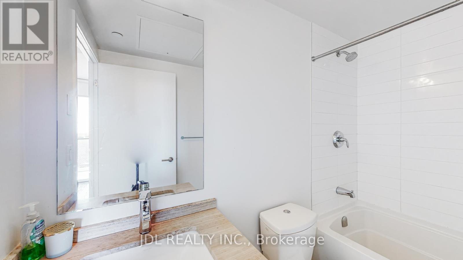 2212 - 11 Wellesley Street W, Toronto, Ontario  M4Y 0G4 - Photo 6 - C12947332