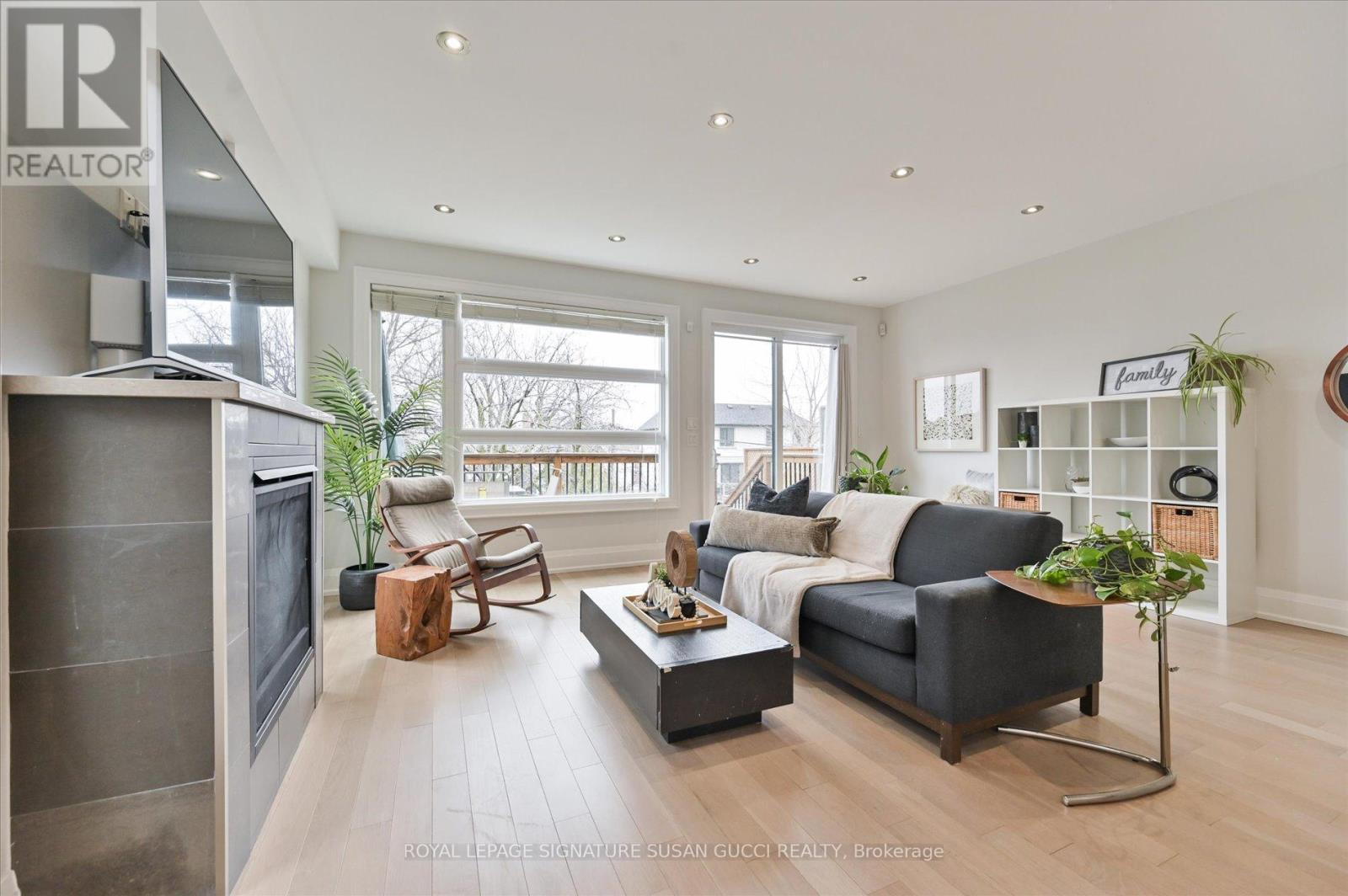 69 Holmstead Avenue, Toronto, Ontario  M4B 1T3 - Photo 19 - E12947070