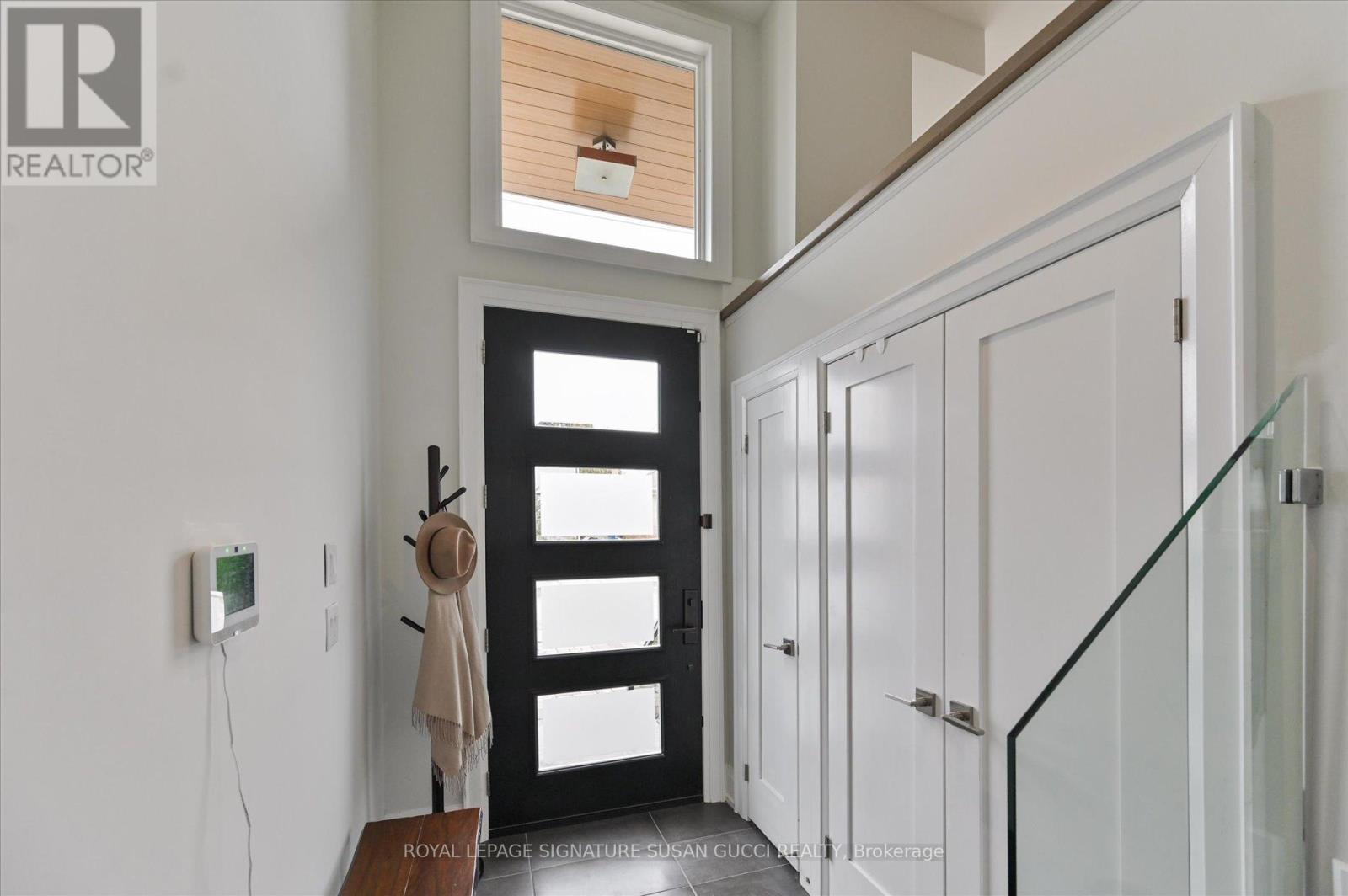 69 Holmstead Avenue, Toronto, Ontario  M4B 1T3 - Photo 3 - E12947070