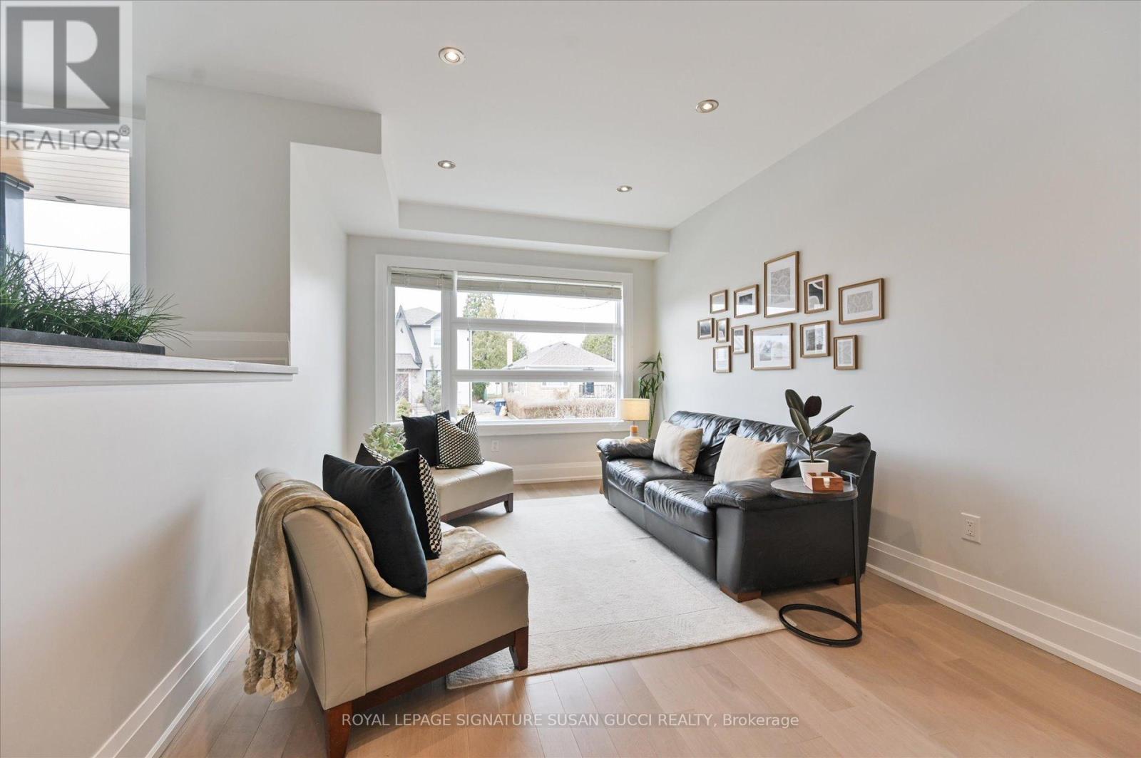 69 Holmstead Avenue, Toronto, Ontario  M4B 1T3 - Photo 6 - E12947070