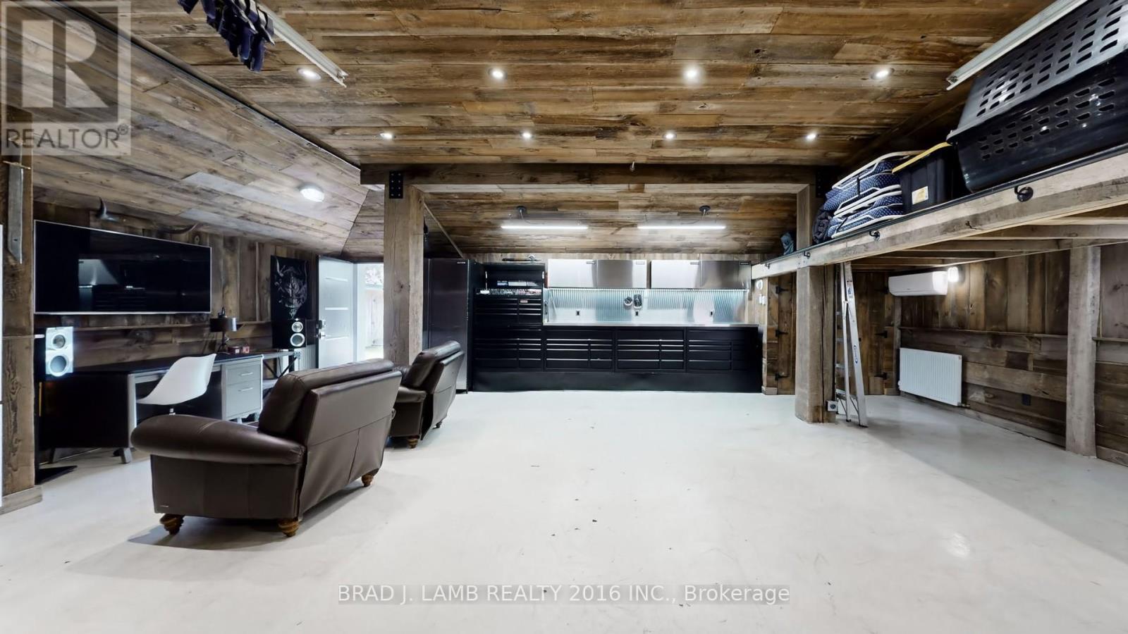 111 Woodbine Avenue, Toronto, Ontario  M4L 3P1 - Photo 13 - E12947180