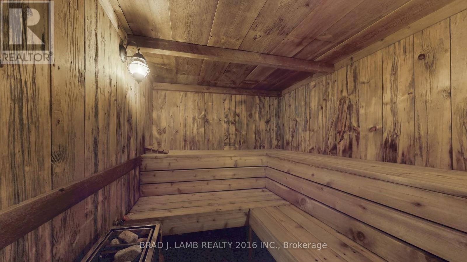 111 Woodbine Avenue, Toronto, Ontario  M4L 3P1 - Photo 17 - E12947180