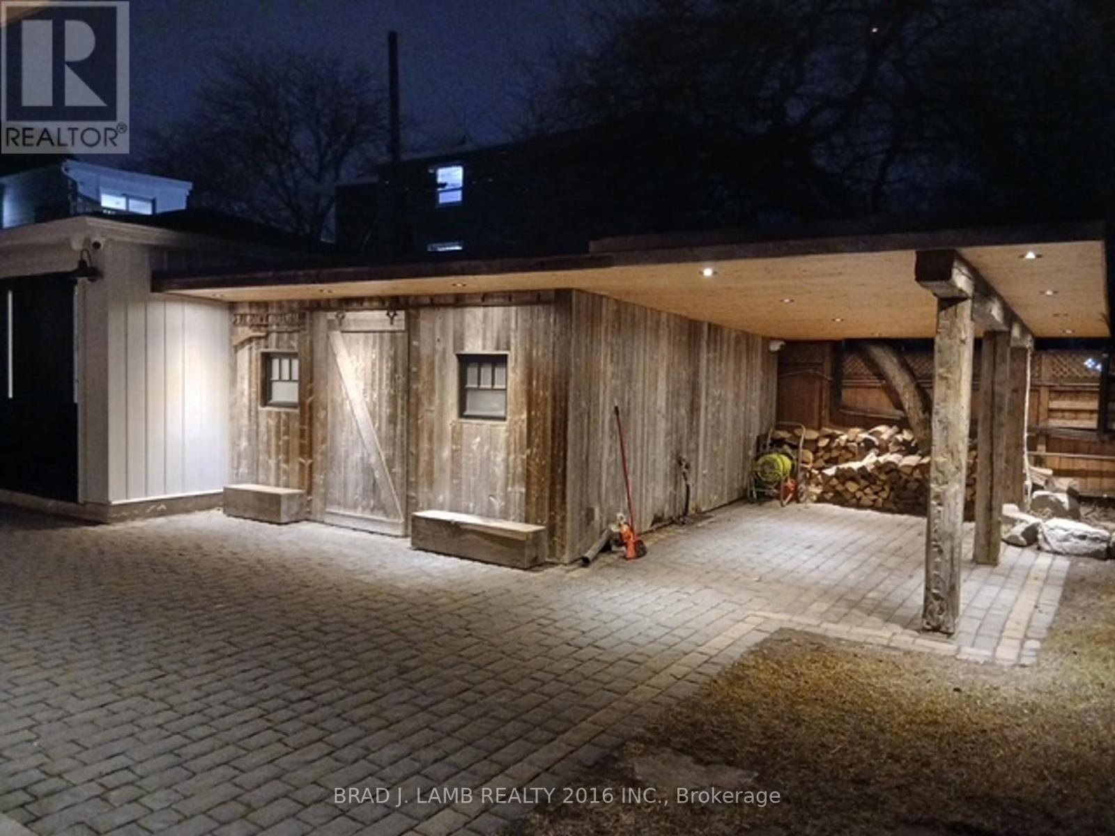 111 Woodbine Avenue, Toronto, Ontario  M4L 3P1 - Photo 24 - E12947180