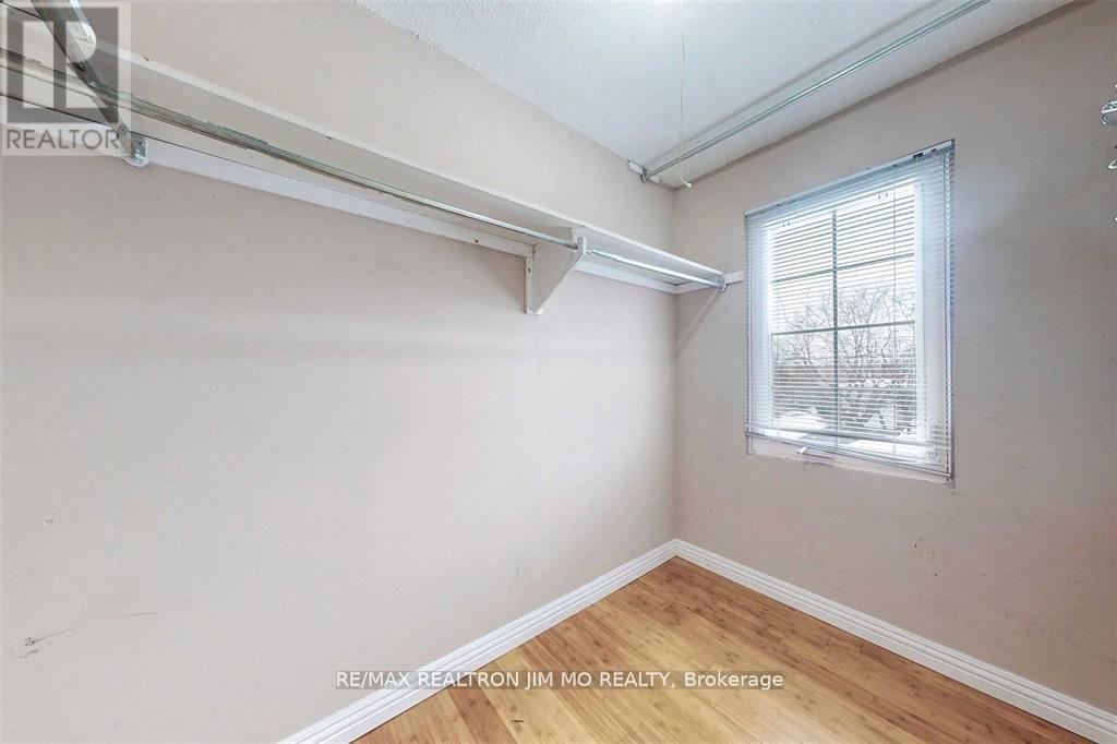 34 Ponymill Drive, Toronto, Ontario  M1V 2Y1 - Photo 5 - E12947254