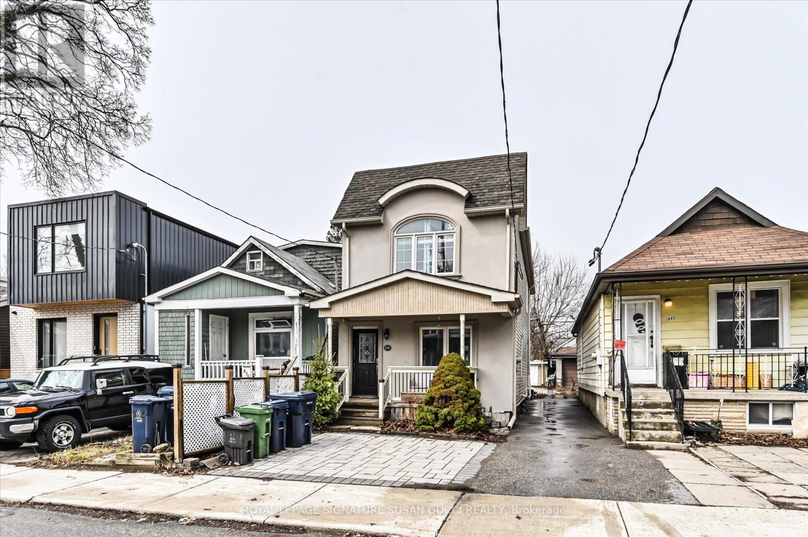 838 SAMMON AVENUE, Toronto, Ontario
