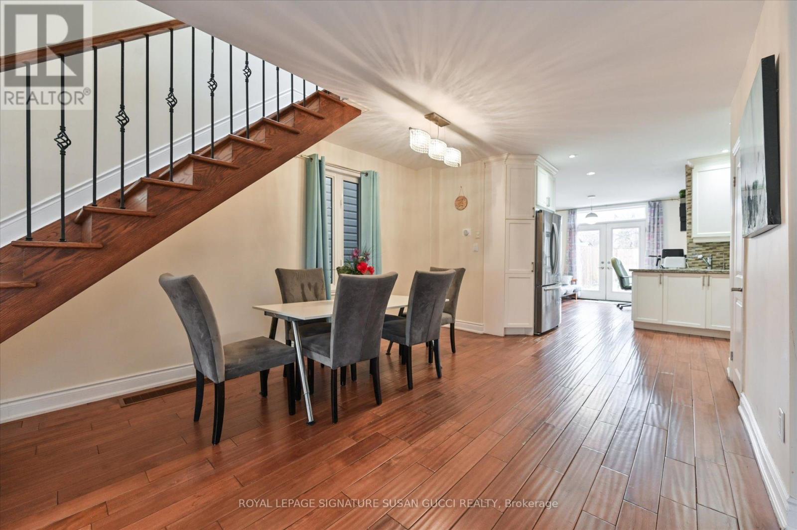 838 Sammon Avenue, Toronto, Ontario  M4C 2E8 - Photo 13 - E12947298