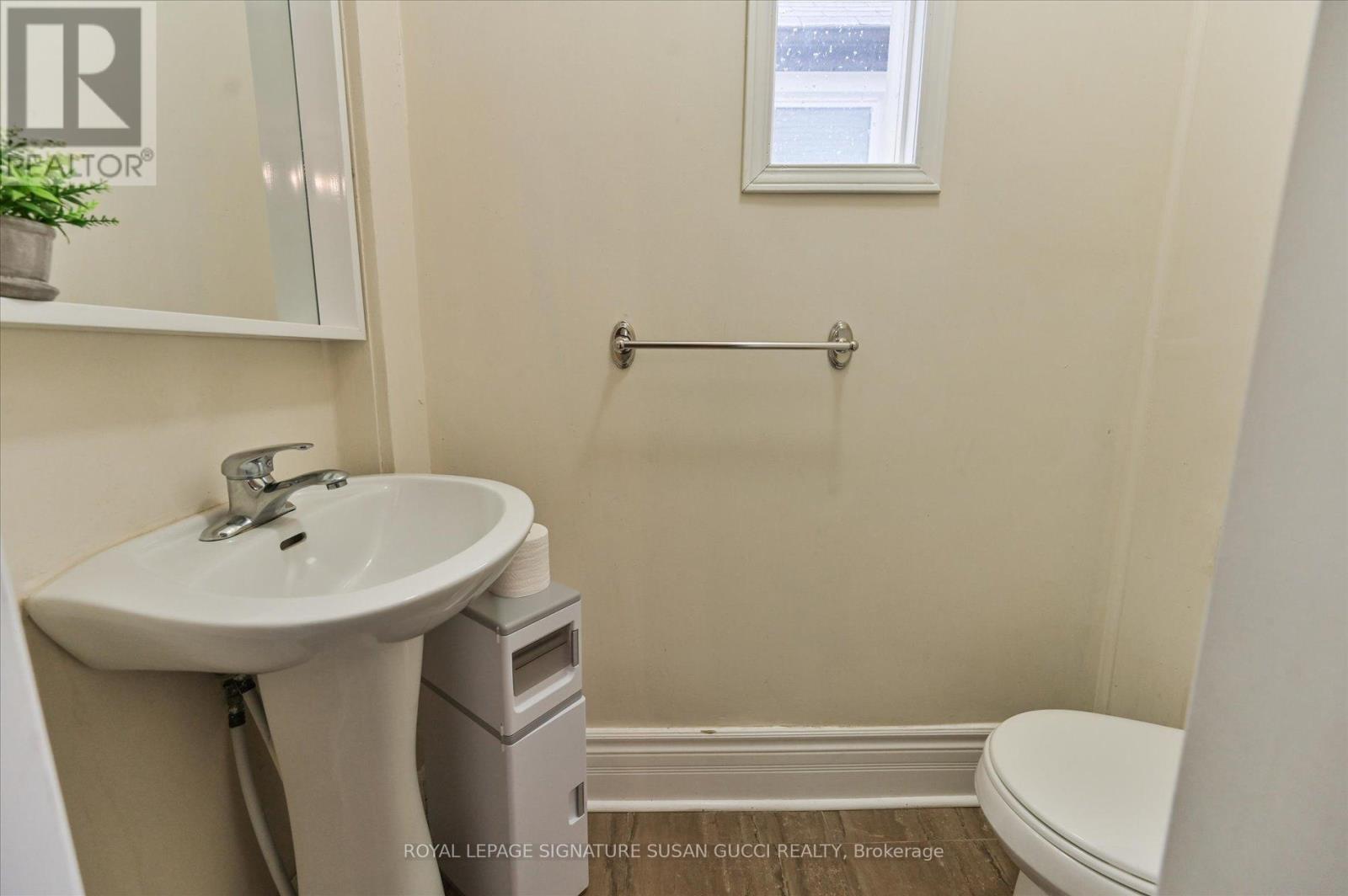 838 Sammon Avenue, Toronto, Ontario  M4C 2E8 - Photo 20 - E12947298