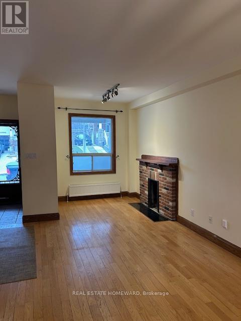 240 Lee Avenue, Toronto, Ontario  M4E 2P5 - Photo 3 - E12947326