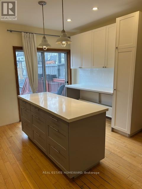 240 Lee Avenue, Toronto, Ontario  M4E 2P5 - Photo 5 - E12947326