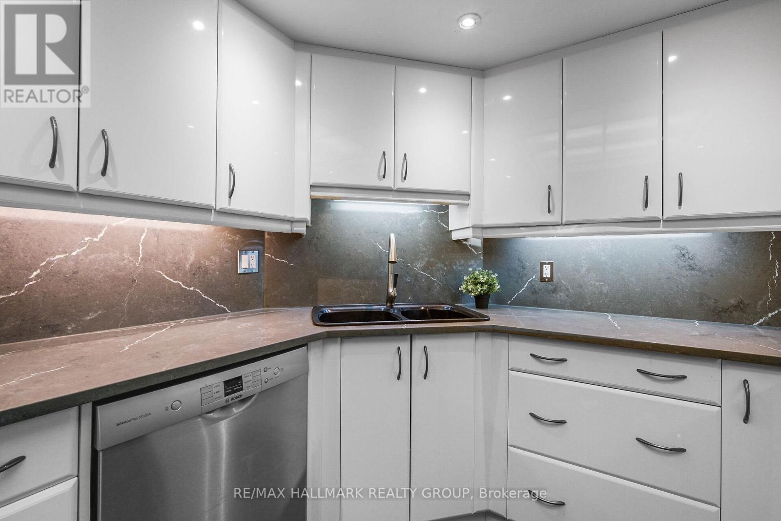 1404 - 160 George Street, Ottawa, Ontario  K1N 9M2 - Photo 13 - X12947132