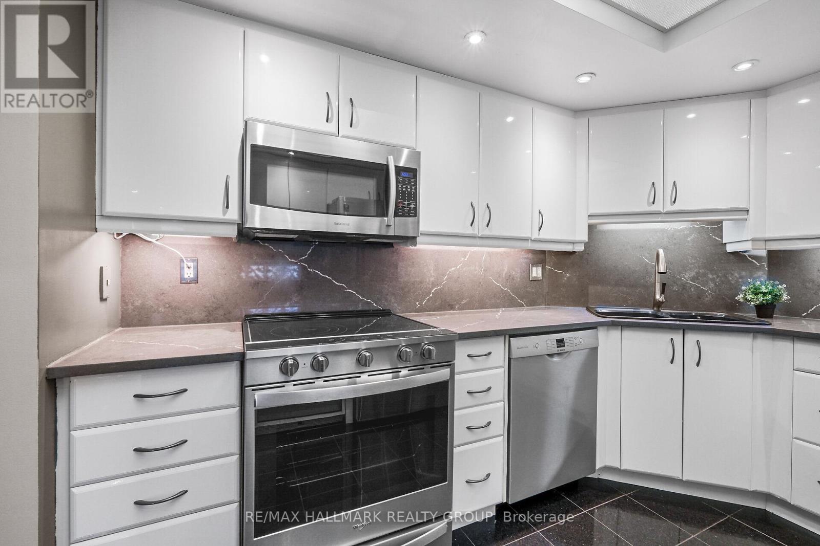 1404 - 160 George Street, Ottawa, Ontario  K1N 9M2 - Photo 17 - X12947132