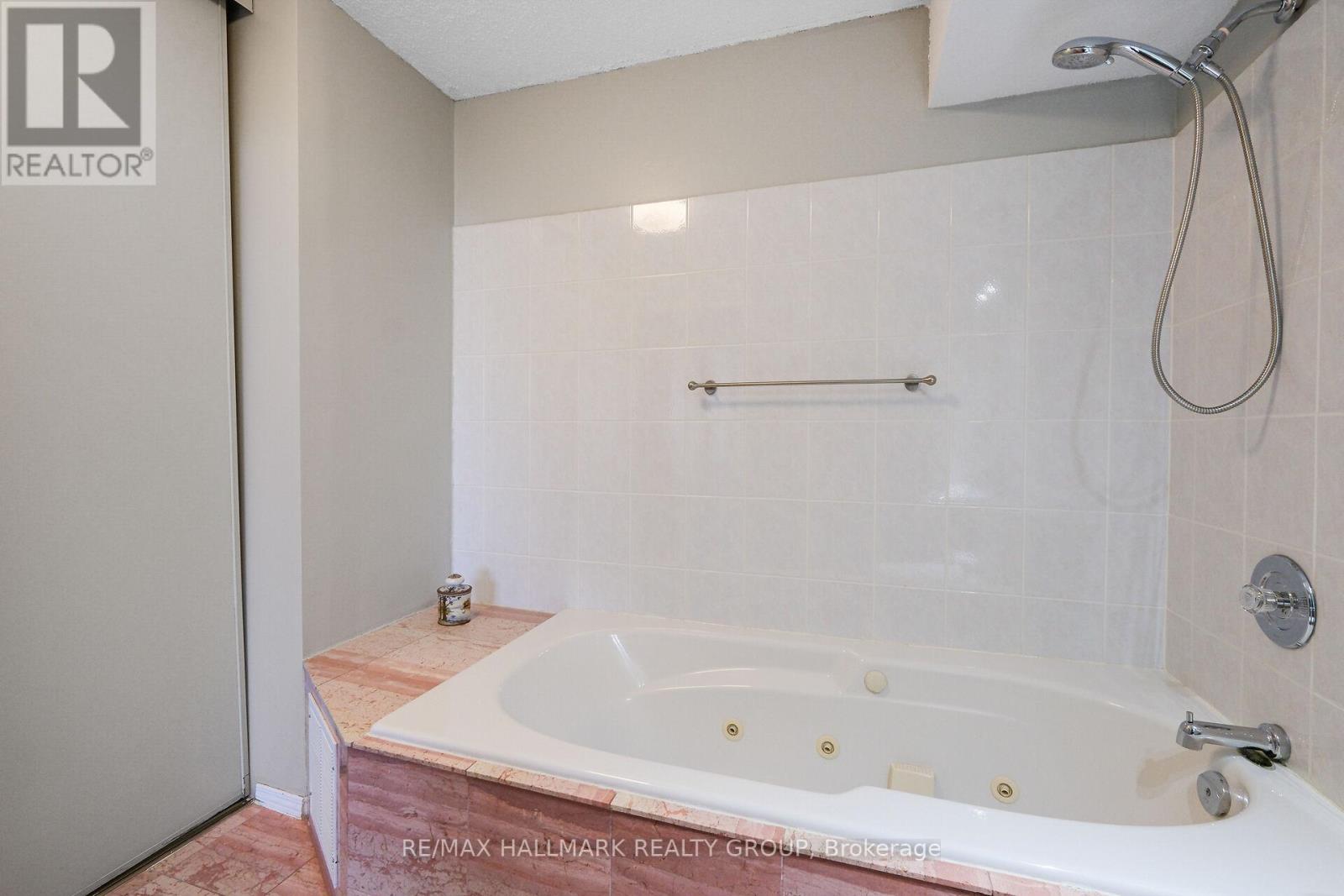 1404 - 160 George Street, Ottawa, Ontario  K1N 9M2 - Photo 46 - X12947132