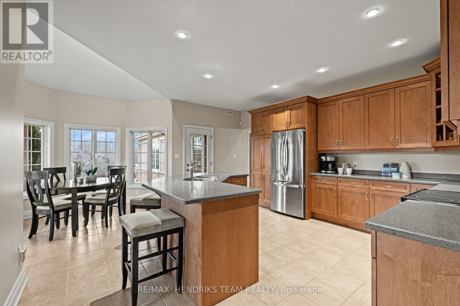 5045 Michener Road, Fort Erie, Ontario  L0S 1R0 - Photo 15 - X12947088