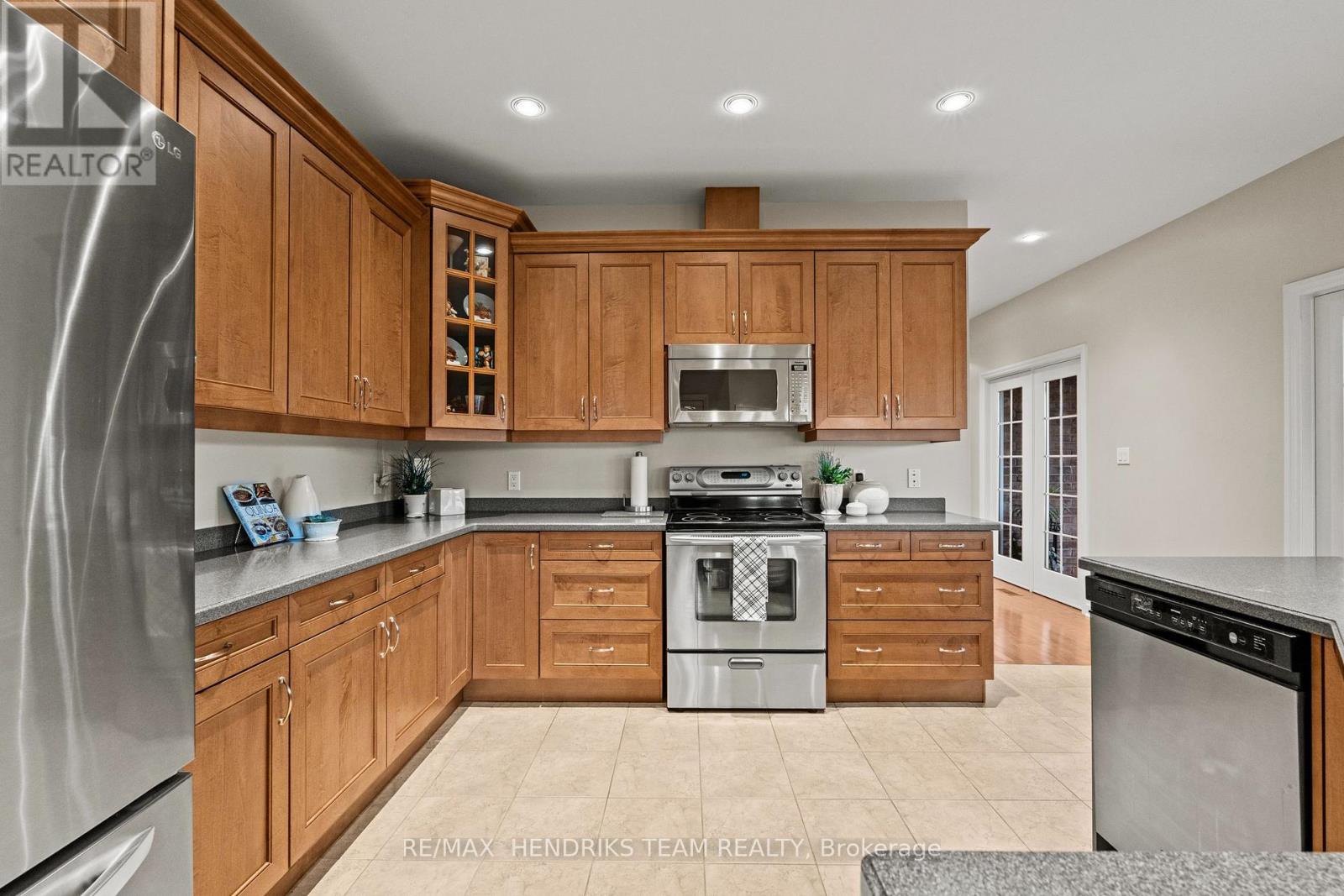 5045 Michener Road, Fort Erie, Ontario  L0S 1R0 - Photo 18 - X12947088