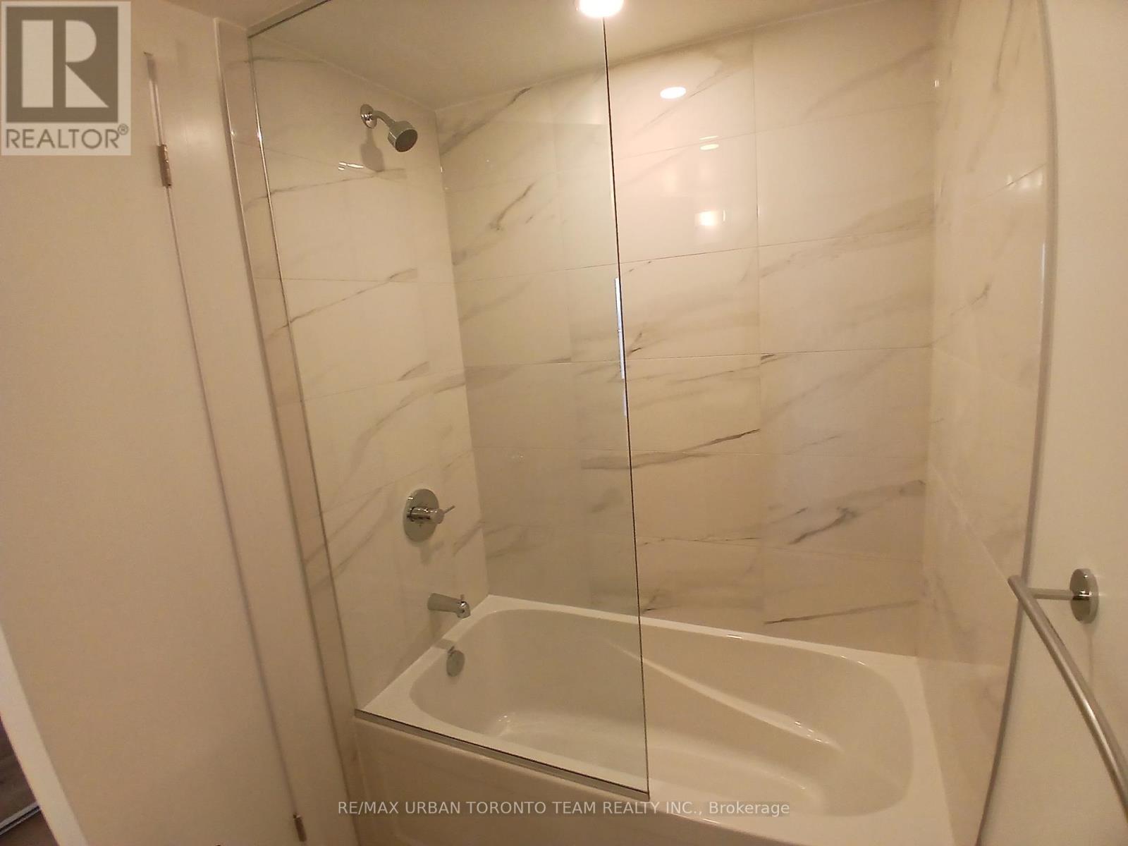 2710 - 195 Commerce Street, Vaughan, Ontario  L4K 0P9 - Photo 9 - N12947178