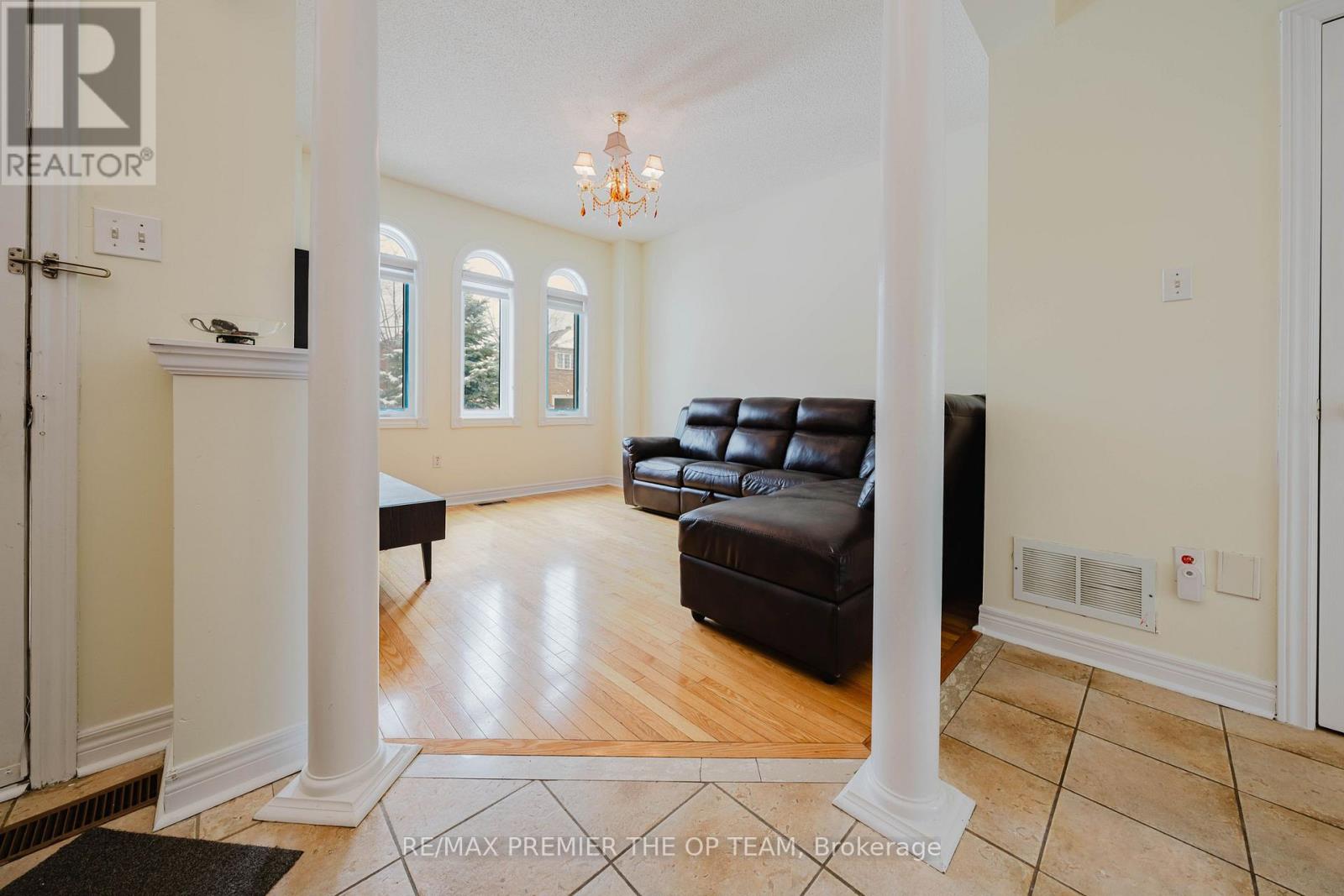 56 Wildberry Crescent, Vaughan, Ontario  L4H 2C6 - Photo 9 - N12947288