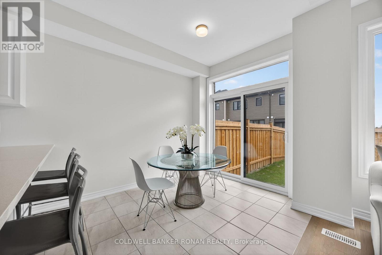 29 Milady Crescent, Barrie, Ontario  L9J 0X3 - Photo 12 - S12947066