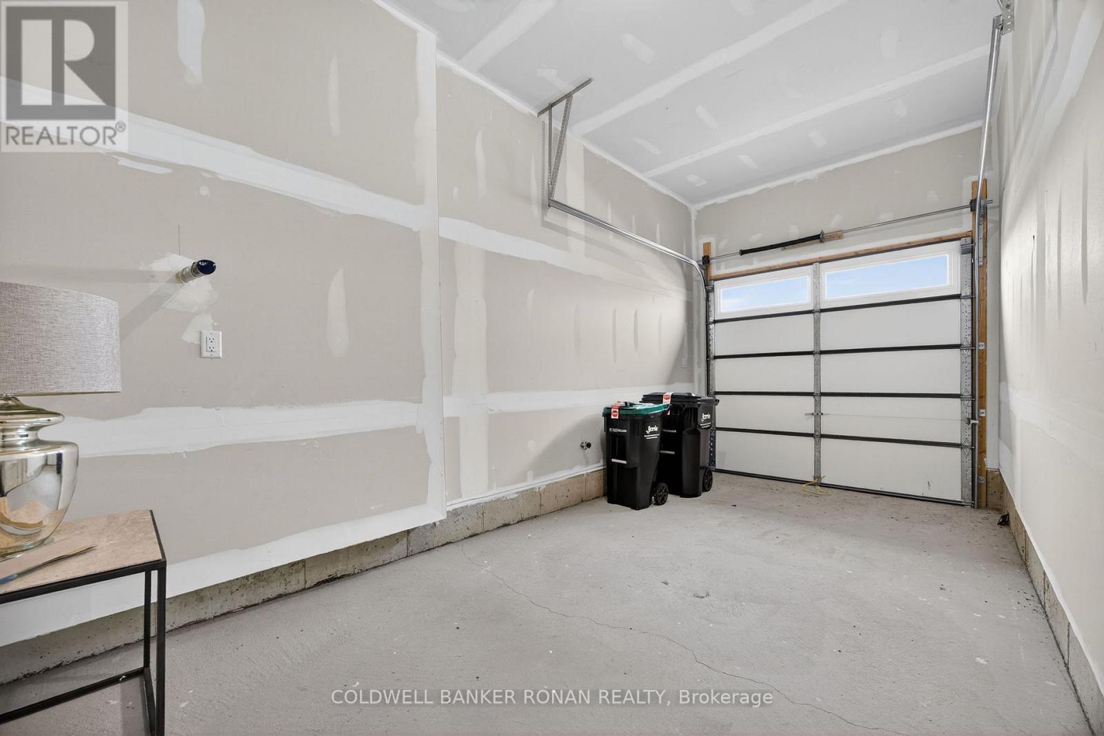 29 Milady Crescent, Barrie, Ontario  L9J 0X3 - Photo 19 - S12947066