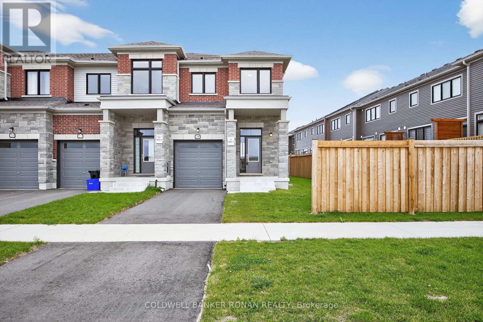 29 Milady Crescent, Barrie, Ontario  L9J 0X3 - Photo 3 - S12947066