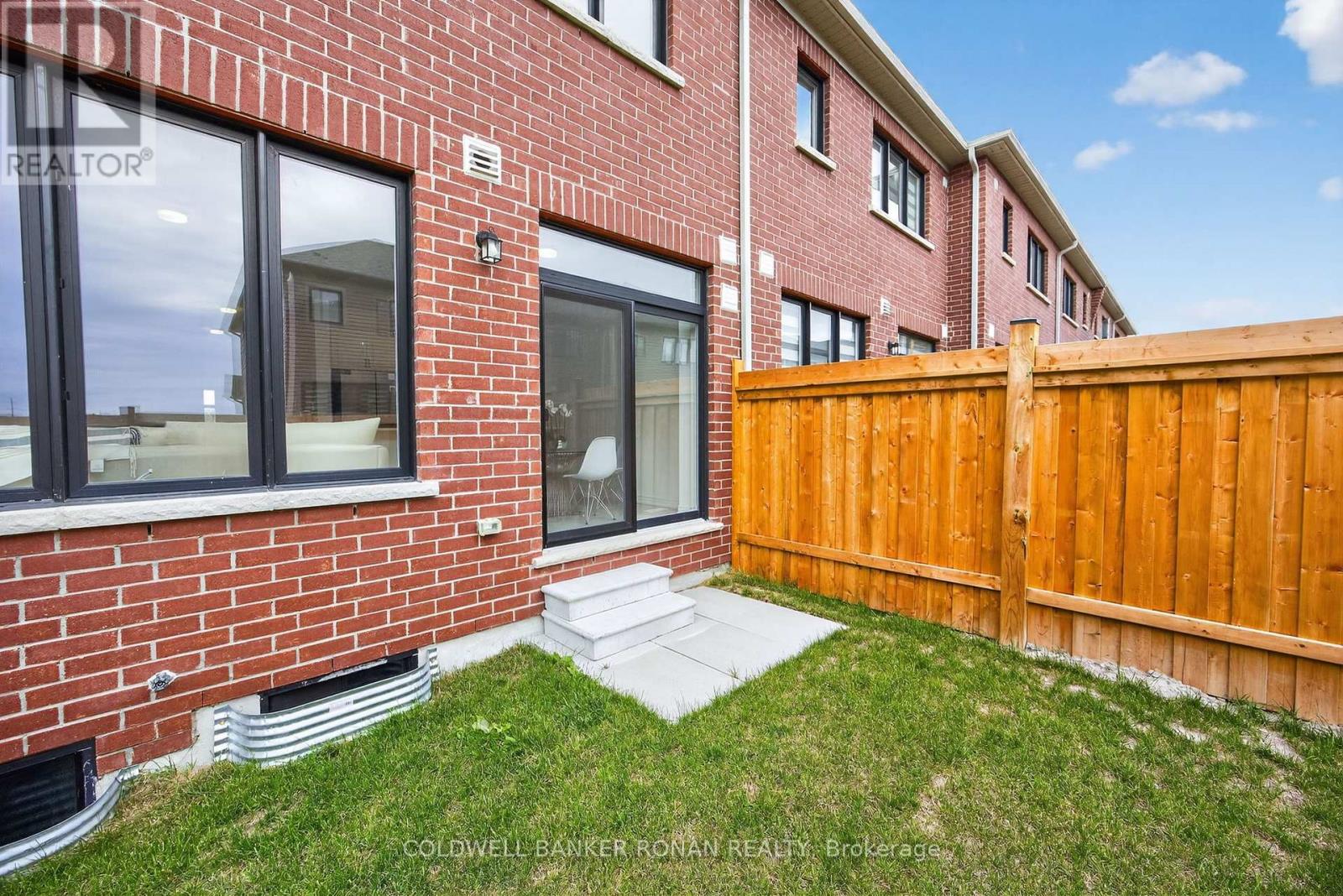 29 Milady Crescent, Barrie, Ontario  L9J 0X3 - Photo 33 - S12947066