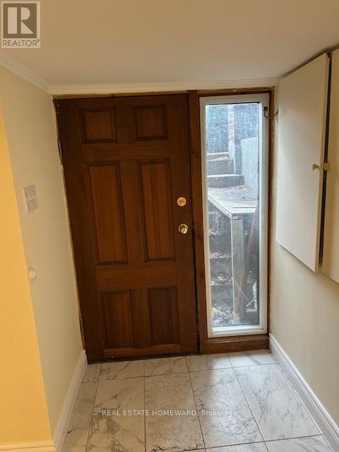 240 Lee Avenue, Toronto, Ontario  M4E 2P5 - Photo 9 - E12947326