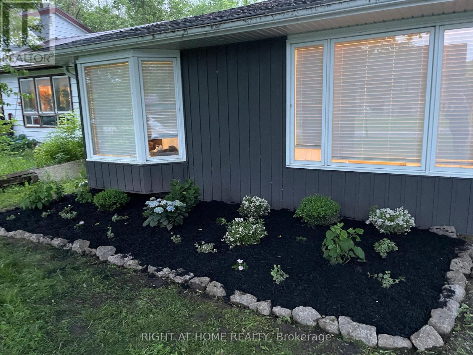 54 Blue Jay Boulevard, Georgina, Ontario  L0E 1N0 - Photo 3 - N12944102