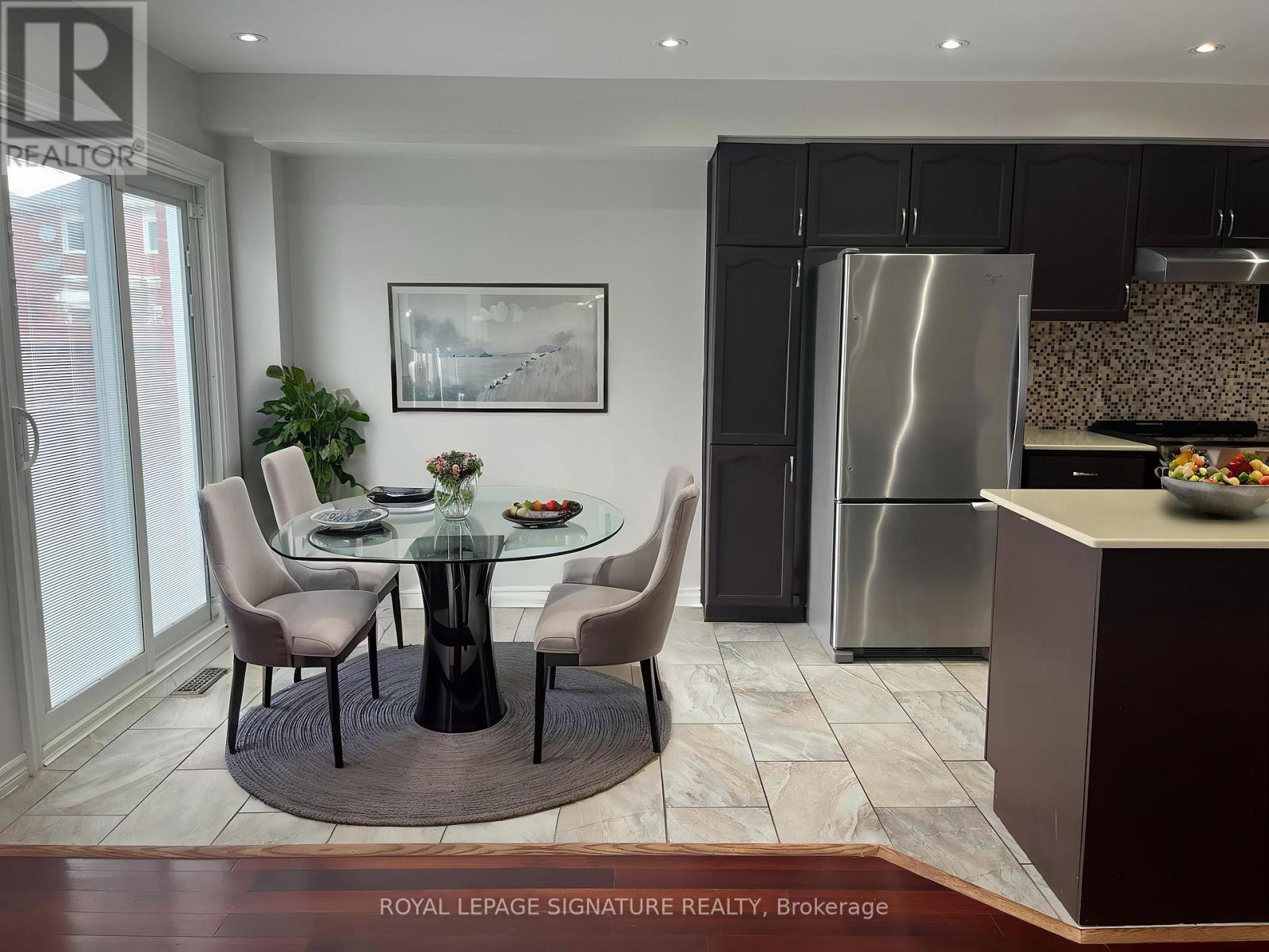 3819 Allcroft Road, Mississauga, Ontario  L5N 7E1 - Photo 5 - W12695176