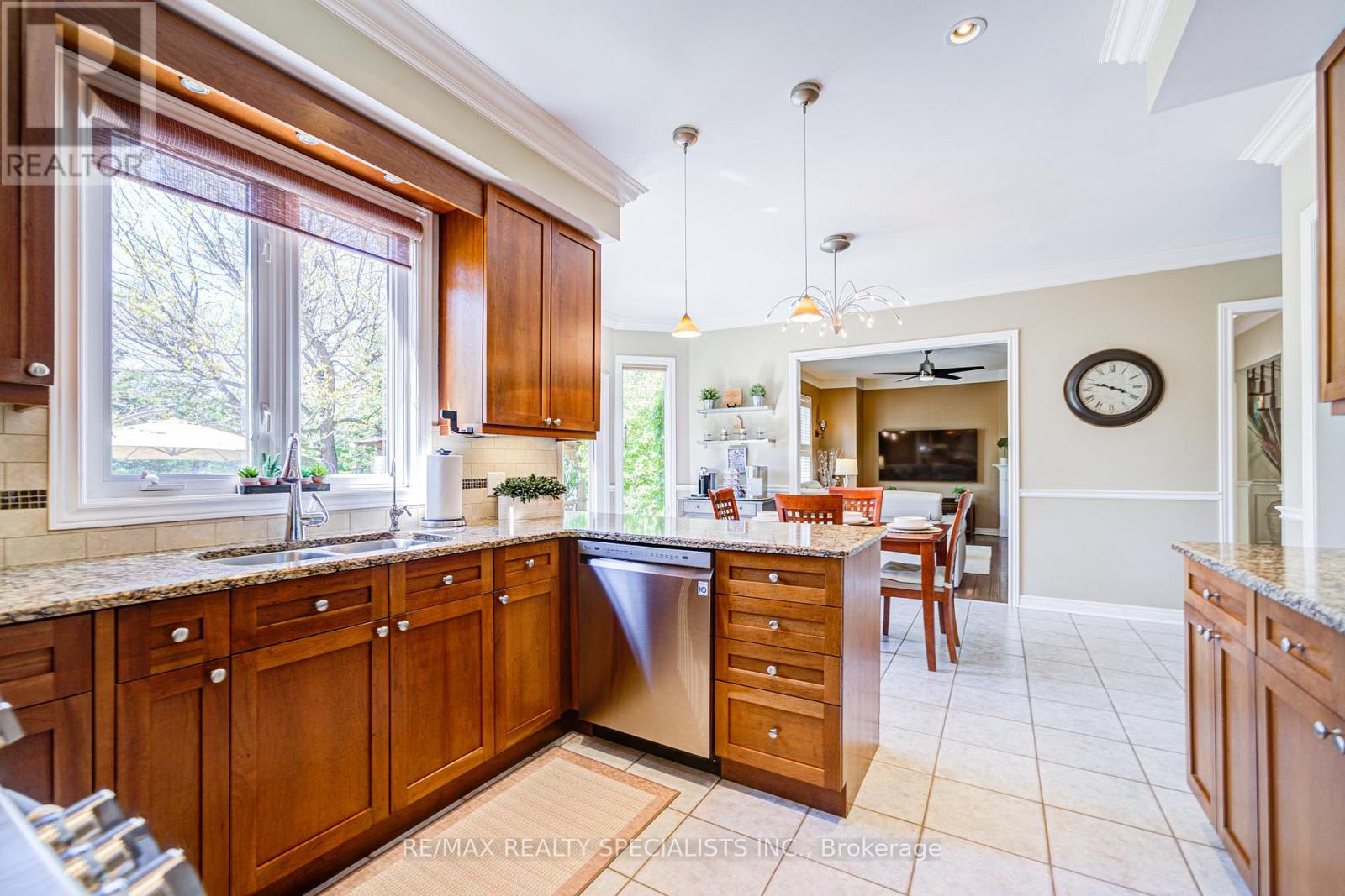 11 Bridlewood Boulevard, Halton Hills, Ontario  L0P 1H0 - Photo 24 - W12939078