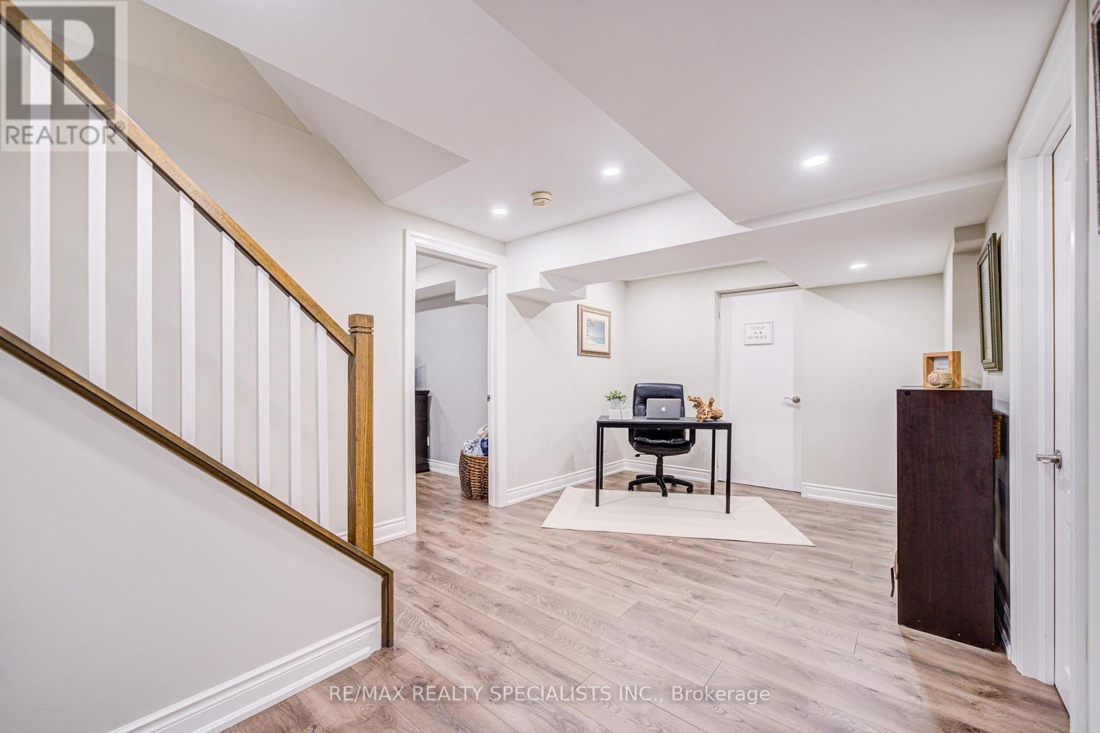 11 Bridlewood Boulevard, Halton Hills, Ontario  L0P 1H0 - Photo 39 - W12939078
