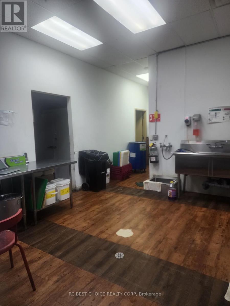 111 - 470 Bronte Street S, Milton, Ontario  L9T 2J4 - Photo 9 - W12940134