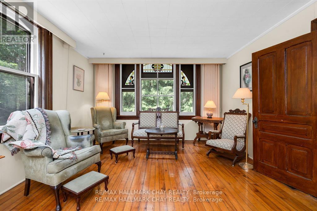 1407 Flos 8 Road W, Springwater, Ontario  L0L 1P0 - Photo 7 - S12838102