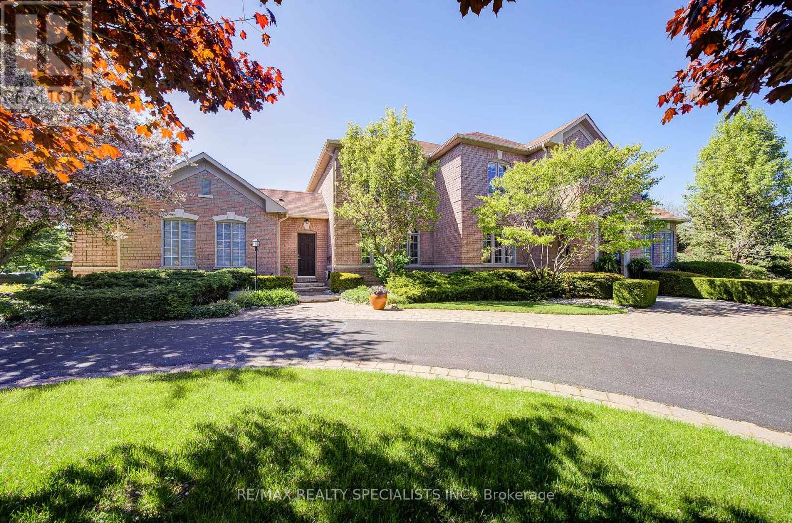 11 Bridlewood Boulevard, Halton Hills, Ontario  L0P 1H0 - Photo 7 - W12939078