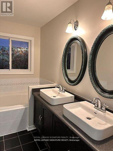 3819 Allcroft Road, Mississauga, Ontario  L5N 7E1 - Photo 27 - W12695176