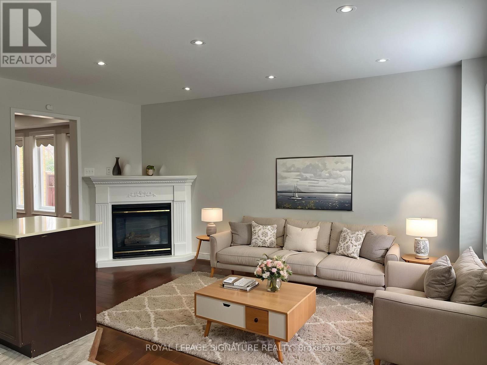 3819 Allcroft Road, Mississauga, Ontario  L5N 7E1 - Photo 4 - W12695176