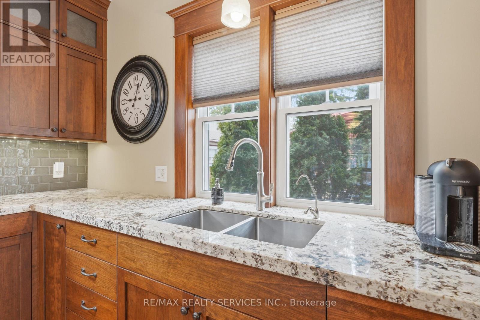 2 Maple Avenue, Caledon, Ontario  L7C 1K5 - Photo 12 - W12944958