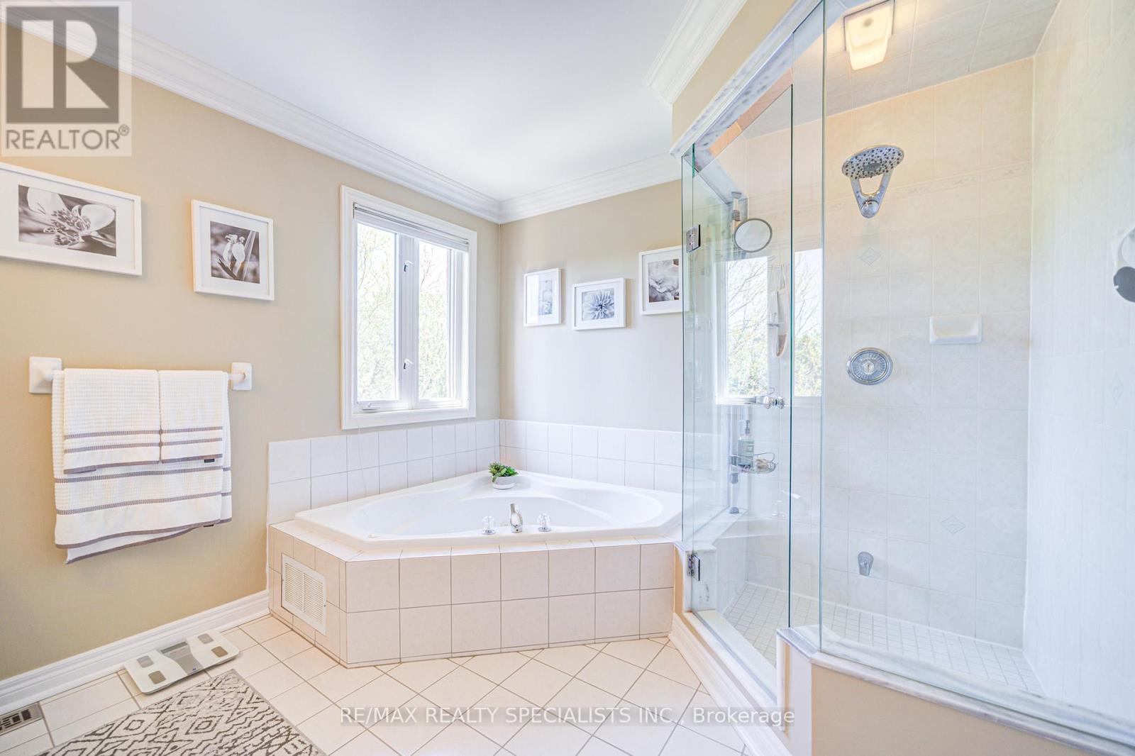 11 Bridlewood Boulevard, Halton Hills, Ontario  L0P 1H0 - Photo 37 - W12939078