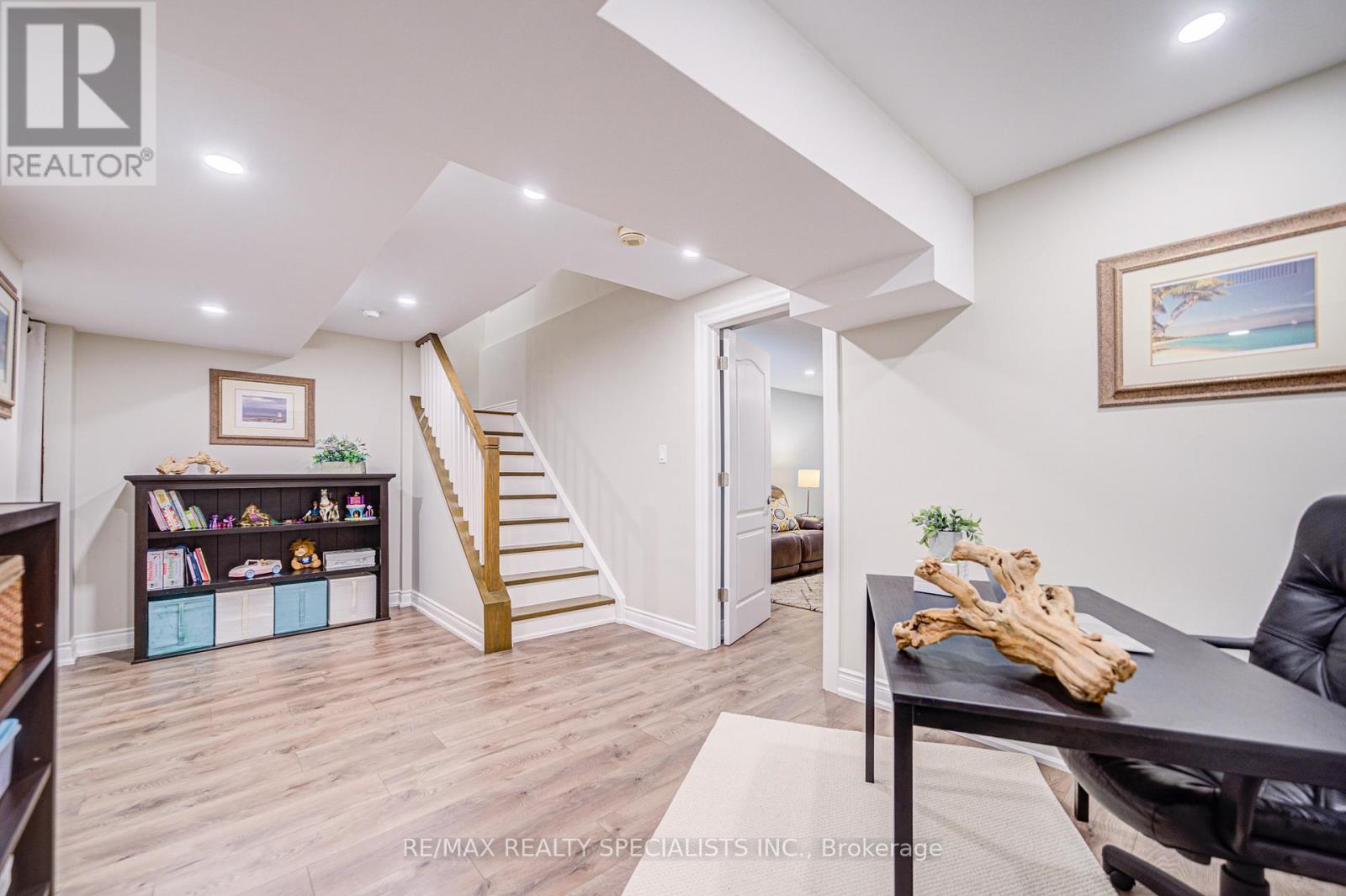 11 Bridlewood Boulevard, Halton Hills, Ontario  L0P 1H0 - Photo 40 - W12939078