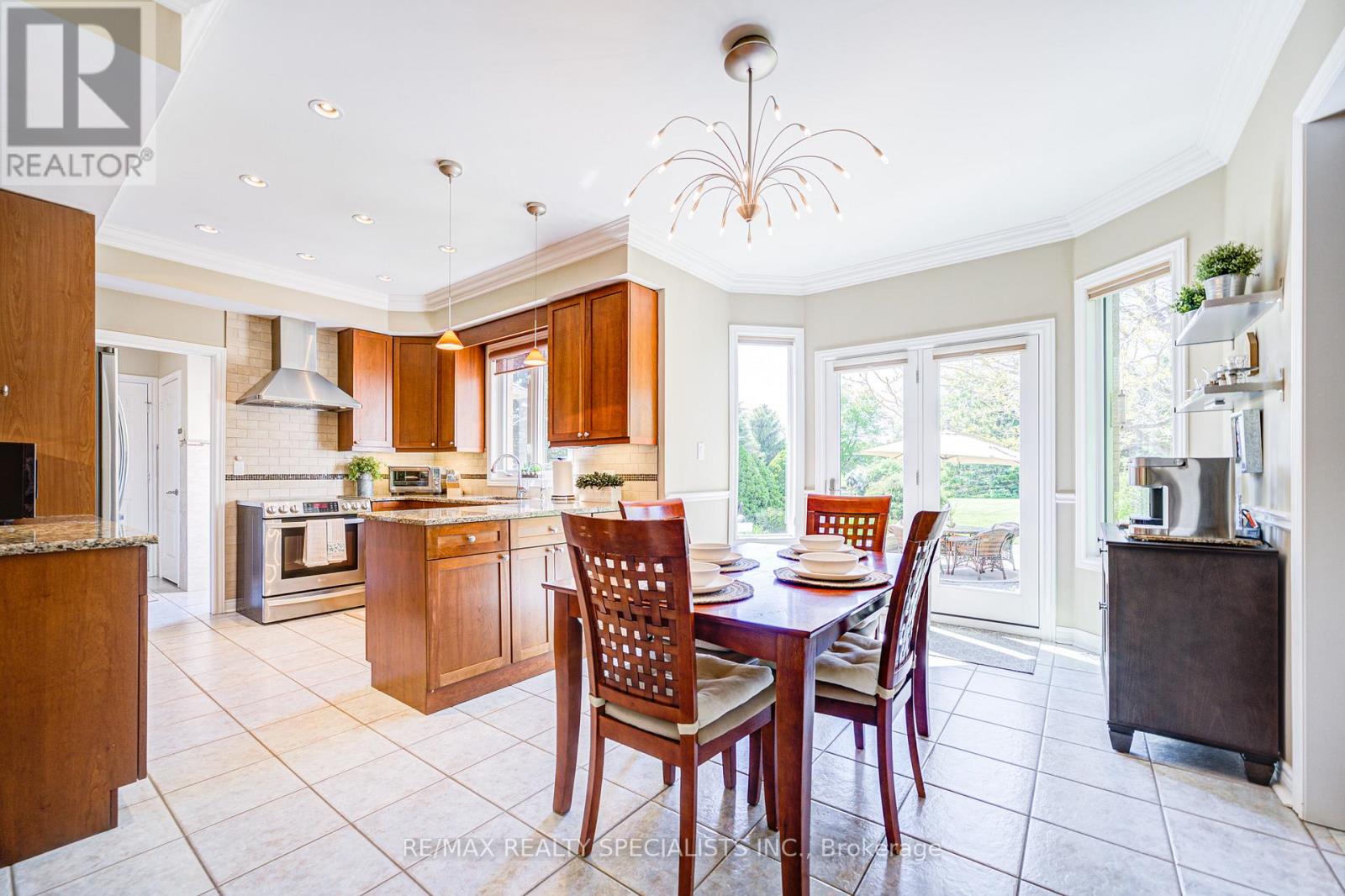 11 Bridlewood Boulevard, Halton Hills, Ontario  L0P 1H0 - Photo 21 - W12939078