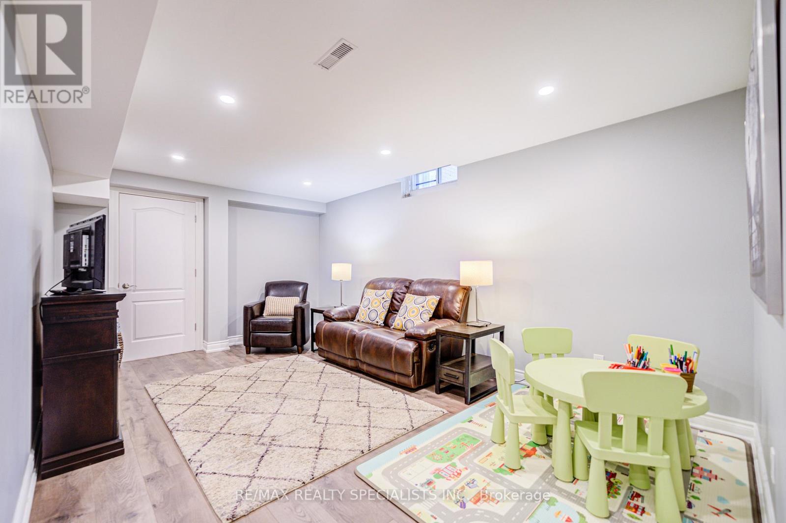 11 Bridlewood Boulevard, Halton Hills, Ontario  L0P 1H0 - Photo 42 - W12939078