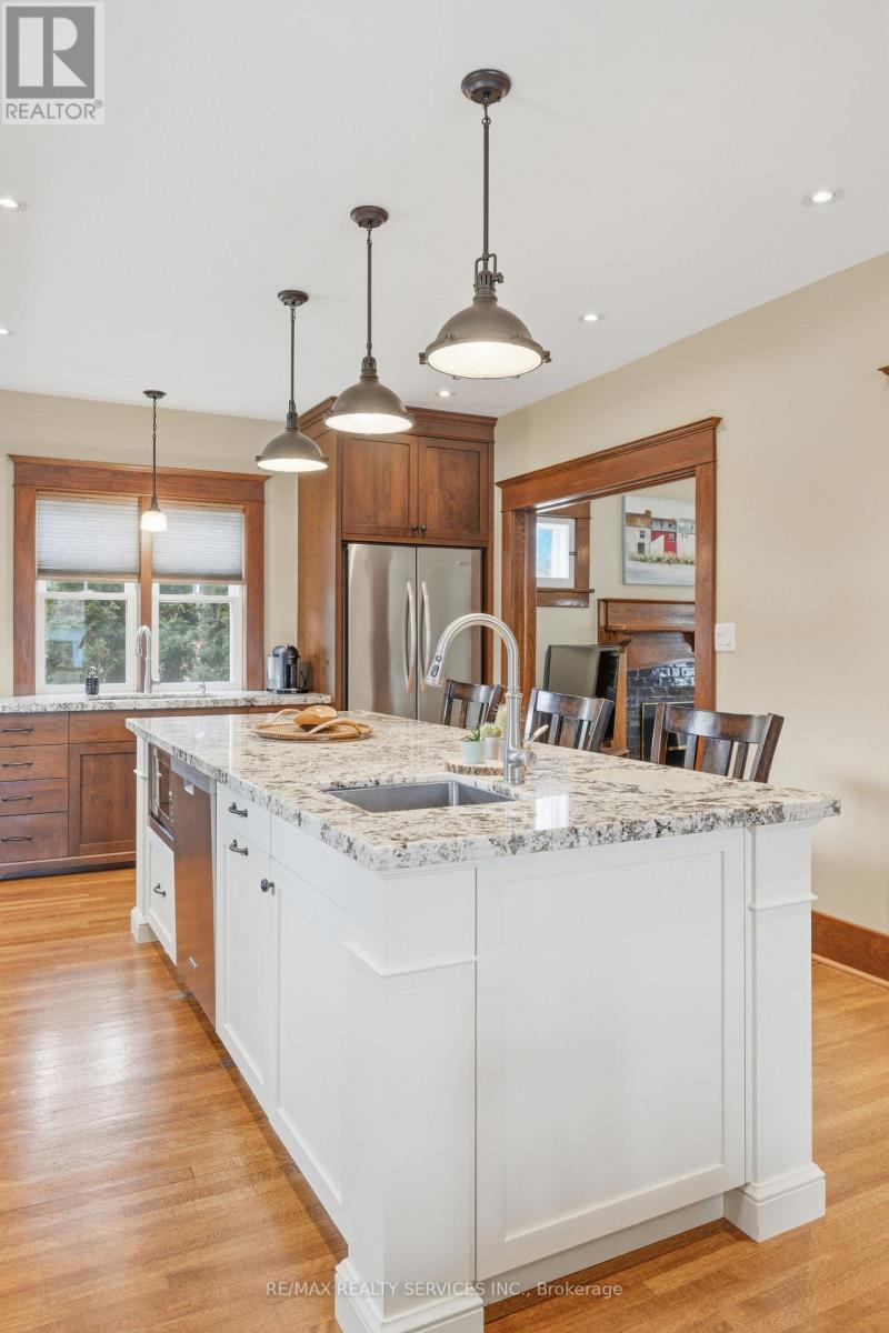 2 Maple Avenue, Caledon, Ontario  L7C 1K5 - Photo 16 - W12944958