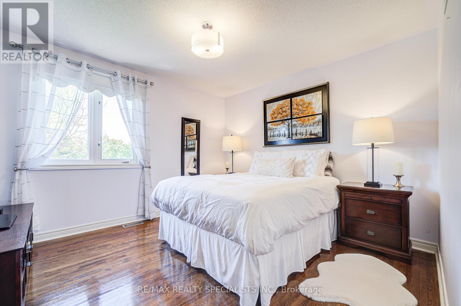 11 Bridlewood Boulevard, Halton Hills, Ontario  L0P 1H0 - Photo 31 - W12939078