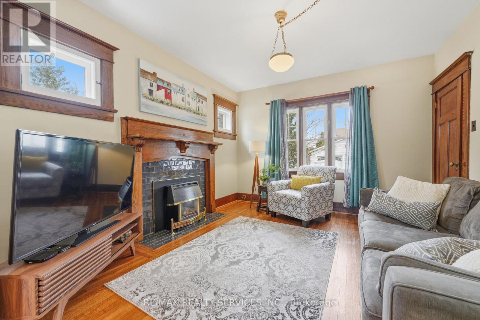 2 Maple Avenue, Caledon, Ontario  L7C 1K5 - Photo 17 - W12944958