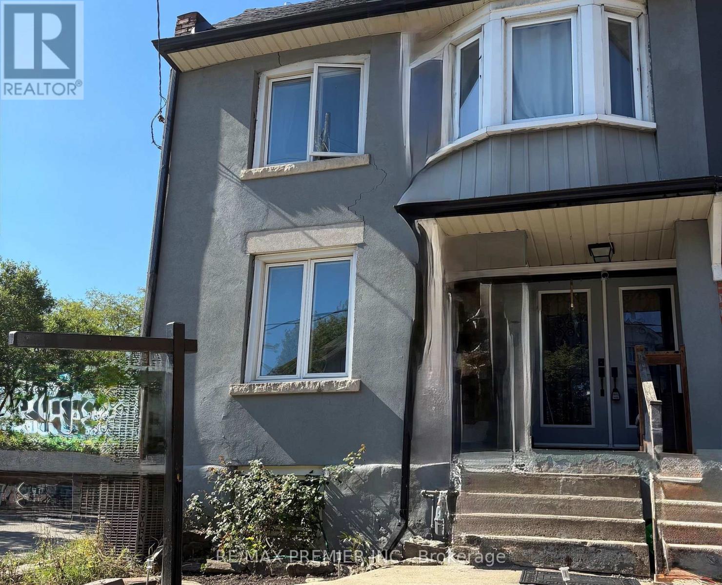 34 MC FARLAND AVENUE, Toronto, Ontario